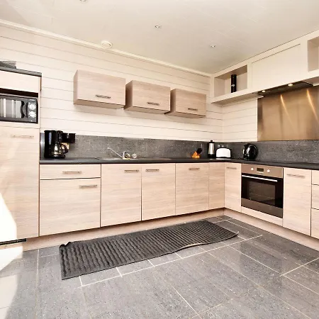Modern Furnished Comfortable House With Large Sunny Terrace And Beautiful View Hébergement de vacances